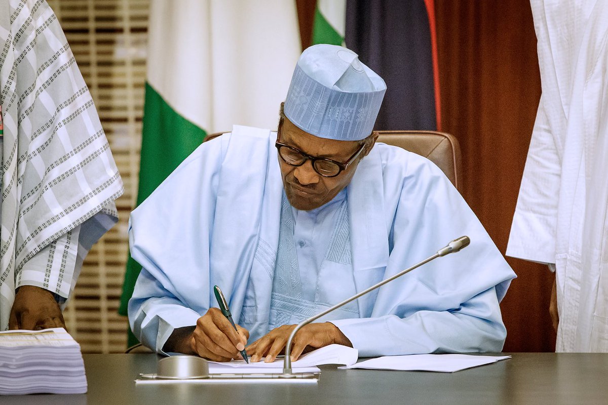 Nigeria Buhari extends border closure