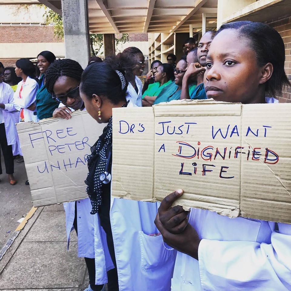 Zimbabwe doctors on strike