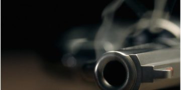 man shoots lover dead