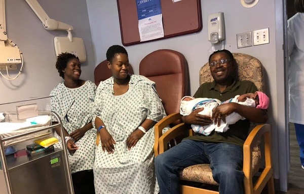 Two sisters give birth same day